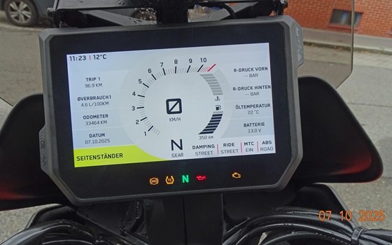 Gebrauchtmotorrad KTM 1290 Super Duke GT - Bild 12 Gebrauchtmotorrad KTM 1290 Super Duke GT - Bild 12