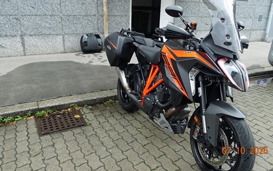 Gebrauchtmotorrad KTM 1290 Super Duke GT - Bild 3 Gebrauchtmotorrad KTM 1290 Super Duke GT - Bild 3