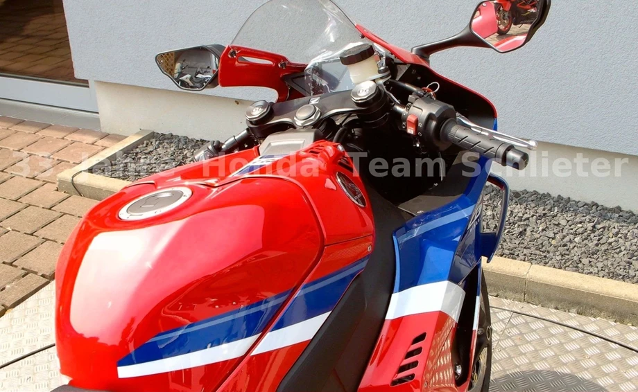 Angebot Honda CBR1000RR-R Fireblade Bild 13: Angebot Honda CBR1000RR-R Fireblade