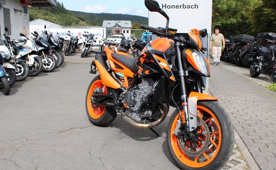 Angebot KTM 890 Duke GP Bild 1: Angebot KTM 890 Duke GP
