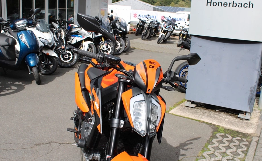 Angebot KTM 890 Duke GP Bild 10: Angebot KTM 890 Duke GP