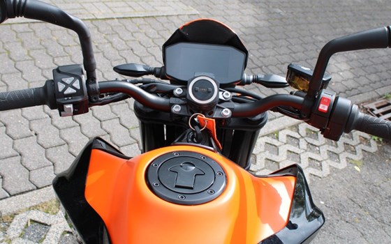 Gebrauchtmotorrad KTM 890 Duke GP - Bild 14