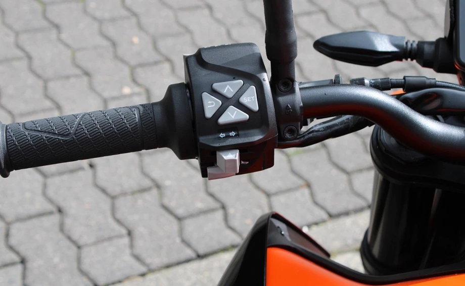 Angebot KTM 890 Duke GP Bild 15: Angebot KTM 890 Duke GP