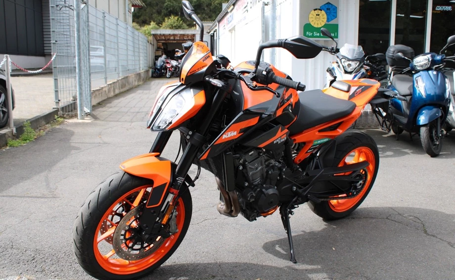 Angebot KTM 890 Duke GP Bild 2: Angebot KTM 890 Duke GP