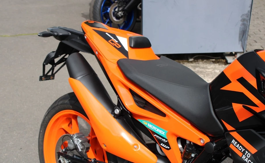 Angebot KTM 890 Duke GP Bild 7: Angebot KTM 890 Duke GP