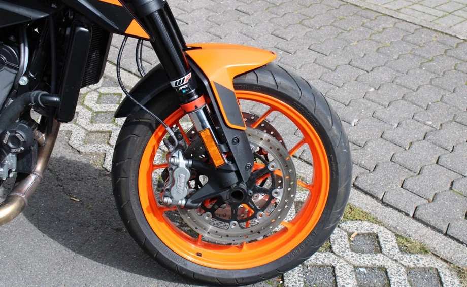 Angebot KTM 890 Duke GP Bild 9: Angebot KTM 890 Duke GP