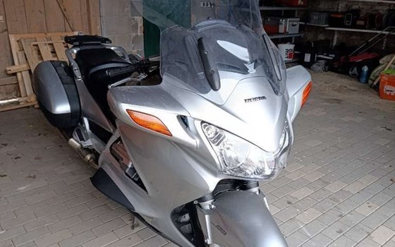 Gebrauchtmotorrad Honda ST 1300 Pan-European - Bild 3 Gebrauchtmotorrad Honda ST 1300 Pan-European - Bild 3