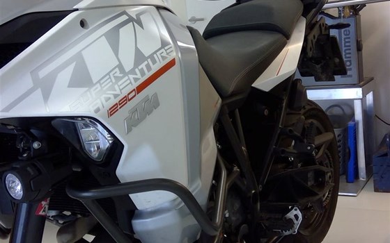 Gebrauchtmotorrad KTM 1290 Super Adventure - Bild 3 Gebrauchtmotorrad KTM 1290 Super Adventure - Bild 3