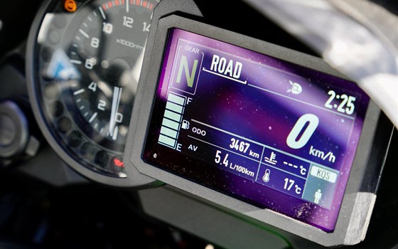 Gebrauchtmotorrad Kawasaki Versys 1100 SE - Bild 3