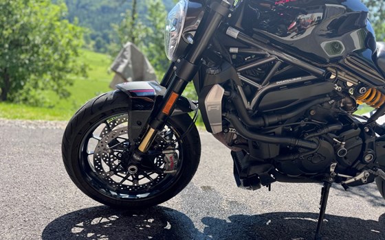 Gebrauchtmotorrad Ducati Monster 1200 R - Bild 2 Gebrauchtmotorrad Ducati Monster 1200 R - Bild 2