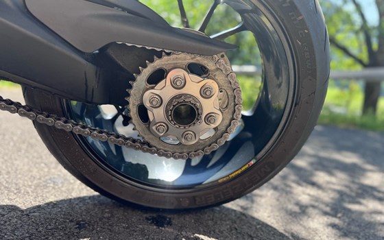 Gebrauchtmotorrad Ducati Monster 1200 R - Bild 7 Gebrauchtmotorrad Ducati Monster 1200 R - Bild 7