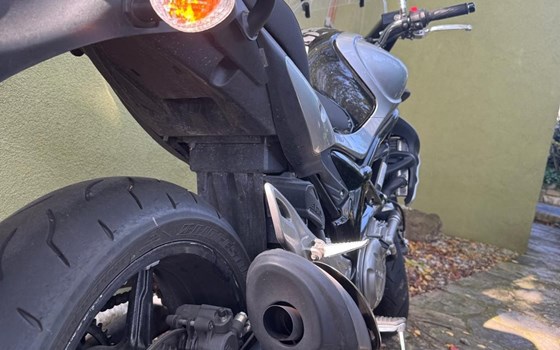 Gebrauchtmotorrad Suzuki SFV 650 Gladius - Bild 2 Gebrauchtmotorrad Suzuki SFV 650 Gladius - Bild 2