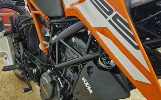 Gebrauchtmotorrad KTM 125 Duke - Bild 4 Gebrauchtmotorrad KTM 125 Duke - Bild 4