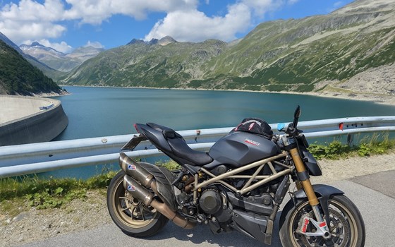 Gebrauchtmotorrad Ducati Streetfighter S - Bild 3 Gebrauchtmotorrad Ducati Streetfighter S - Bild 3