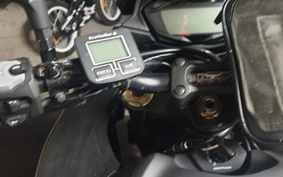 Gebrauchtmotorrad Suzuki GSX-S1000F - Bild 5 Gebrauchtmotorrad Suzuki GSX-S1000F - Bild 5