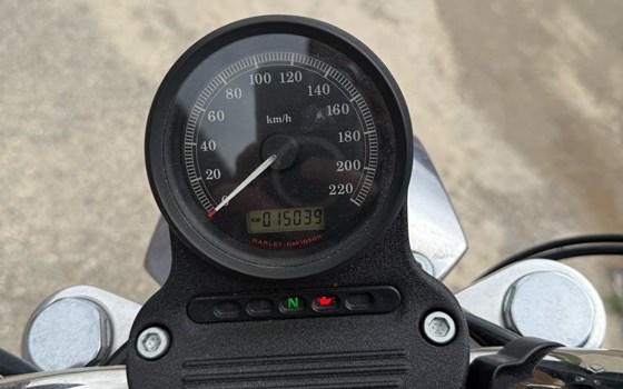 Gebrauchtmotorrad Harley-Davidson Sportster XL 883 L SuperLow - Bild 6