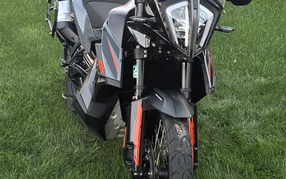 Gebrauchtmotorrad KTM 890 Adventure - Bild 1 Gebrauchtmotorrad KTM 890 Adventure - Bild 1
