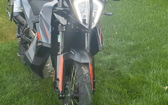 Gebrauchtmotorrad KTM 890 Adventure - Bild 3 Gebrauchtmotorrad KTM 890 Adventure - Bild 3