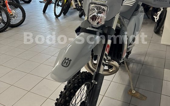 Neufahrzeug Husqvarna TE 300 PRO - Bild 4