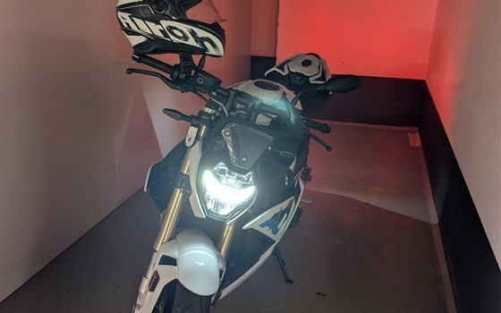 Gebrauchtmotorrad BMW S 1000 R - Bild 1 Gebrauchtmotorrad BMW S 1000 R - Bild 1