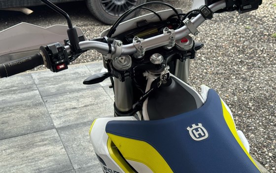 Gebrauchtmotorrad Husqvarna 701 Enduro - Bild 2 Gebrauchtmotorrad Husqvarna 701 Enduro - Bild 2