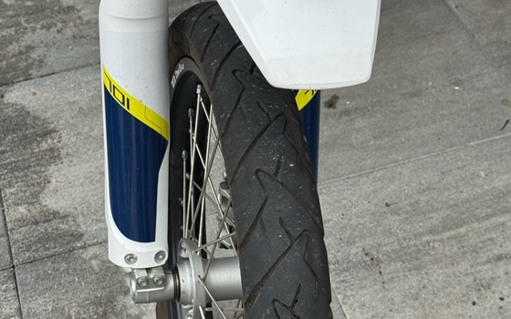 Gebrauchtmotorrad Husqvarna 701 Enduro - Bild 6 Gebrauchtmotorrad Husqvarna 701 Enduro - Bild 6