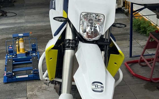 Gebrauchtmotorrad Husqvarna 701 Enduro - Bild 7 Gebrauchtmotorrad Husqvarna 701 Enduro - Bild 7