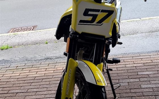 Gebrauchtmotorrad FB Mondial Flat Track 125i ABS - Bild 3 Gebrauchtmotorrad FB Mondial Flat Track 125i ABS - Bild 3