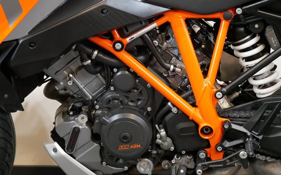 Gebrauchtmotorrad KTM 1290 Super Duke GT - Bild 8