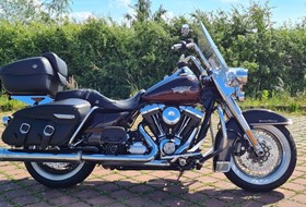 Harley-Davidson Road King Custom FLHRS