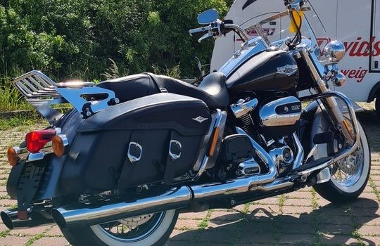 Gebrauchtmotorrad Harley-Davidson Road King Classic FLHRC - Bild 5