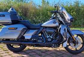 Harley-Davidson CVO Ultra Limited FLHTKSE