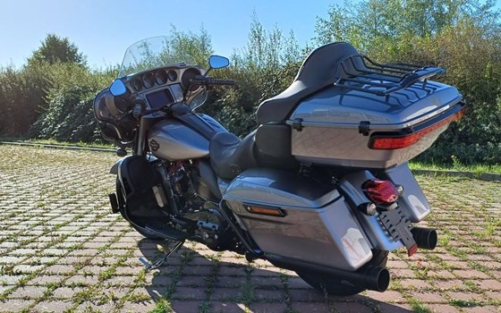Gebrauchtmotorrad Harley-Davidson CVO Ultra Limited FLHTKSE - Bild 11