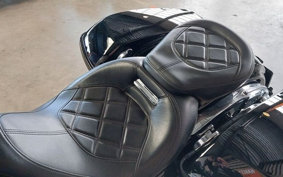 Gebrauchtmotorrad Harley-Davidson Dyna Street Bob Special - Bild 11