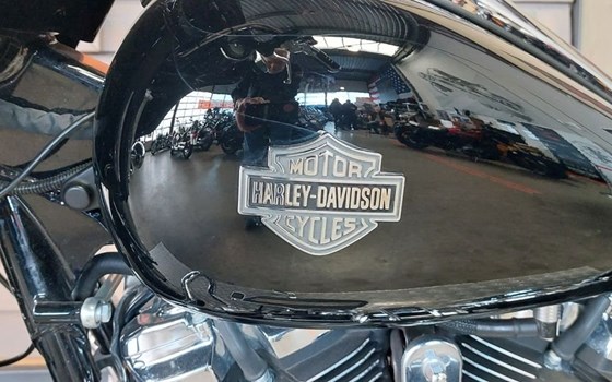 Gebrauchtmotorrad Harley-Davidson Dyna Street Bob Special - Bild 12