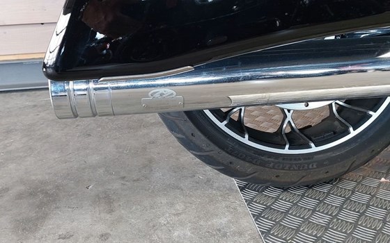 Gebrauchtmotorrad Harley-Davidson Dyna Street Bob Special - Bild 7
