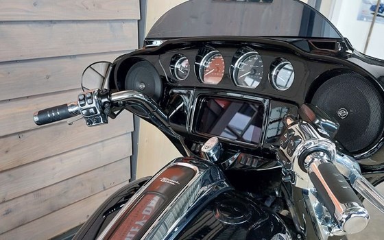 Gebrauchtmotorrad Harley-Davidson Dyna Street Bob Special - Bild 8