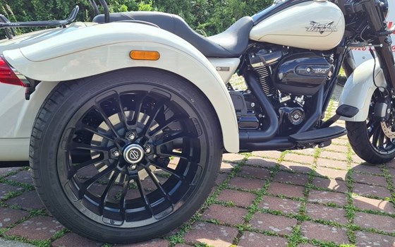 Gebrauchtmotorrad Harley-Davidson Freewheeler - Bild 3