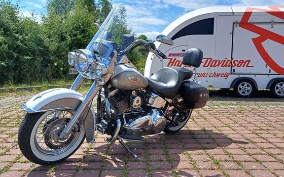 Gebrauchtmotorrad Harley-Davidson Softail Deluxe FLSTN - Bild 9
