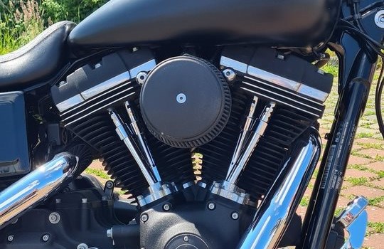 Gebrauchtmotorrad Harley-Davidson Dyna Street Bob FXDB - Bild 2