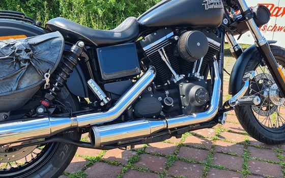 Gebrauchtmotorrad Harley-Davidson Dyna Street Bob FXDB - Bild 4