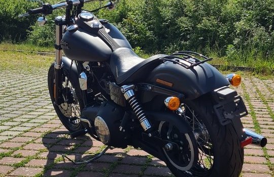 Gebrauchtmotorrad Harley-Davidson Dyna Street Bob FXDB - Bild 10