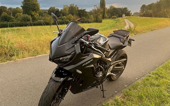 Gebrauchtmotorrad Honda CB650R - Bild 1