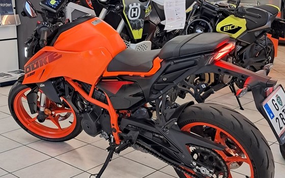 Gebrauchtmotorrad KTM 390 Duke - Bild 3 Gebrauchtmotorrad KTM 390 Duke - Bild 3