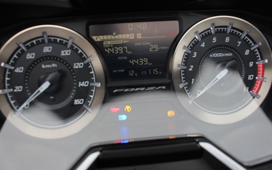 Gebrauchtmotorrad Honda Forza 350 - Bild 8