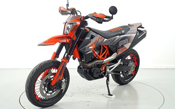 Motorrad Occasion KTM 690 SMC R - Bild 3
