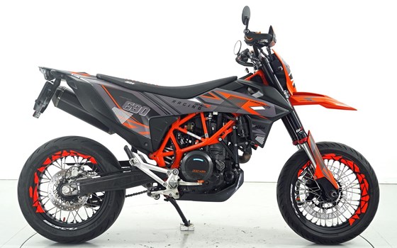 Motorrad Occasion KTM 690 SMC R - Bild 4