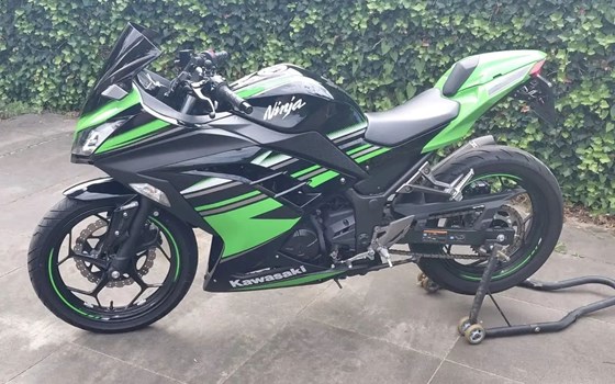 Gebrauchtmotorrad Kawasaki Ninja 300 - Bild 1
