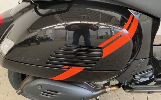 Neufahrzeug Vespa GTV Sei Giorni 300hpe - Bild 3 Neufahrzeug Vespa GTV Sei Giorni 300hpe - Bild 3