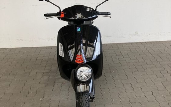 Neufahrzeug Vespa GTV Sei Giorni 300hpe - Bild 4 Neufahrzeug Vespa GTV Sei Giorni 300hpe - Bild 4